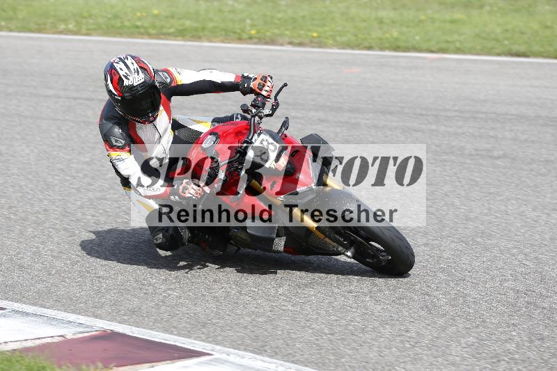 /53 16.09.2025 Track Day Domi Aegerter ADR/Gruppe rot/88